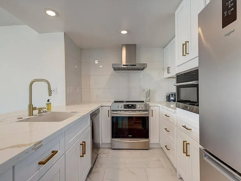 700 E Ocean Blvd #1007 — Photo 16