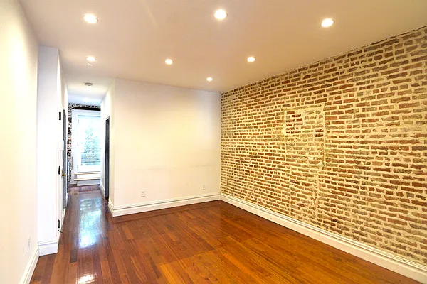 Rented by Corcoran | media 23