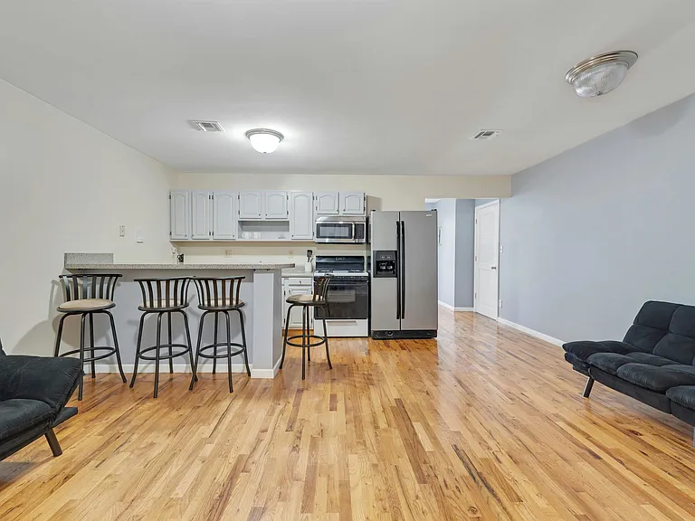 4413 Park Ave #2L — Photo 3