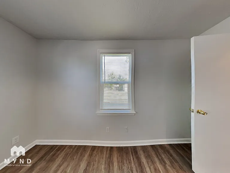 808 W Smith Valley Rd — Photo 8