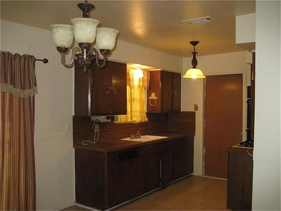 3rd image of 3902 Orange Grove Dr