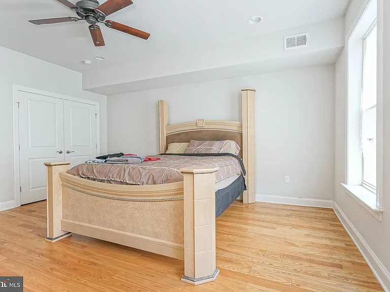 2332 Ellsworth St — Photo 15