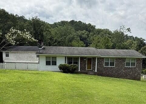 1st image of 449 Rainwood Lodge Rd