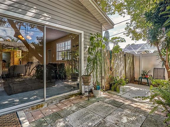 5th image of 15348 Westminister Ave