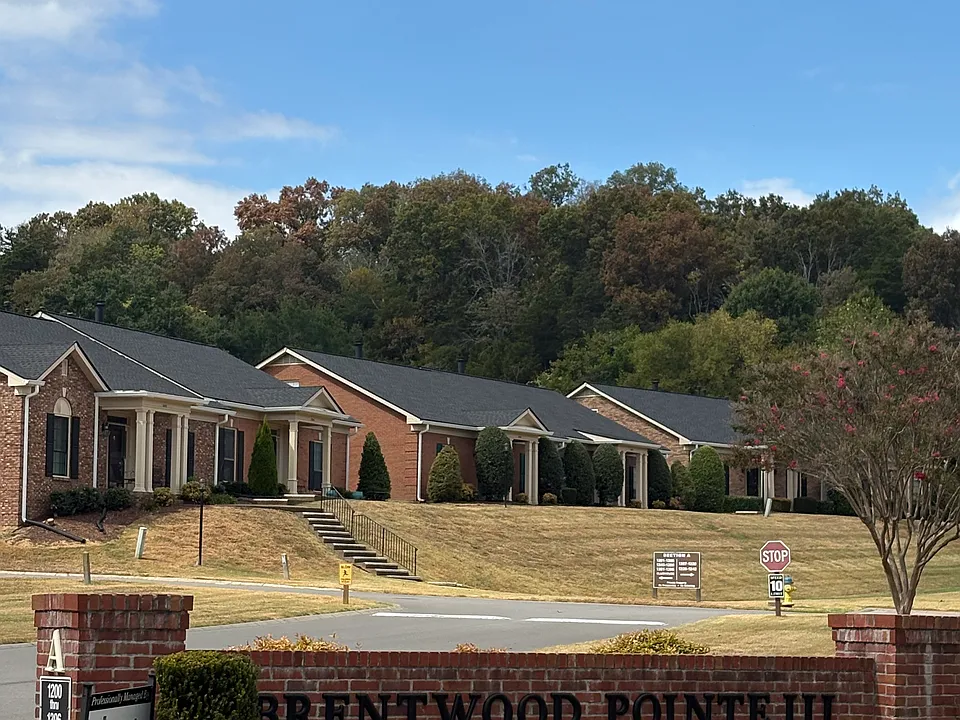 1255 Brentwood Point