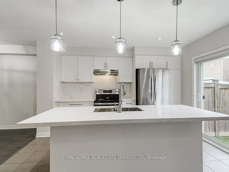 329 Gooding Cres — Photo 11