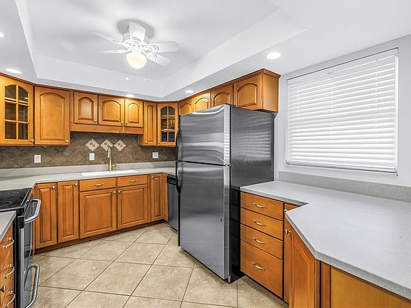 4th image of 5108 BRITTANY DRIVE S #405