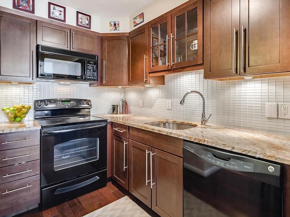 2nd image of 2201 Cherry St #9904