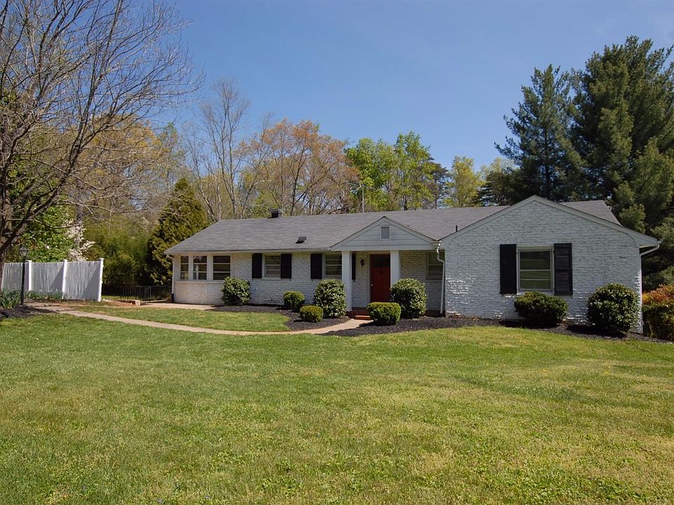 1st image of 1016 Oakmont Cir