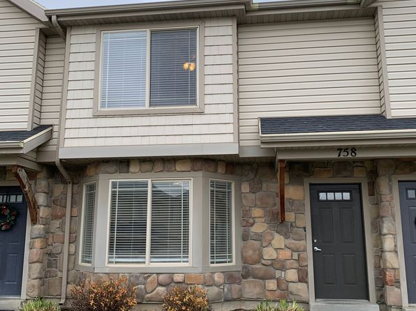 758 N Black Horse Loop