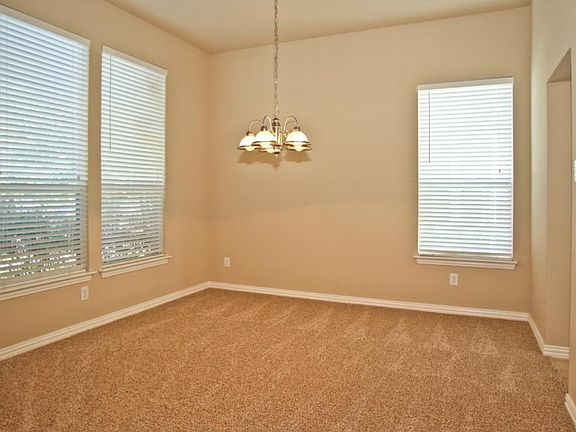 3rd image of 10241 Lakeview Dr