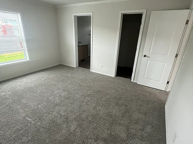 6 Dyanna Dr — Photo 2