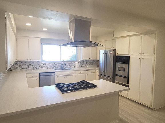 4th image of 17344 Hartland St