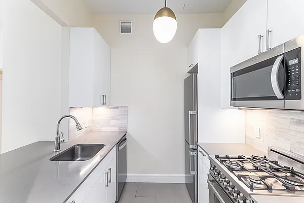 Rented by REAL New York | media 12