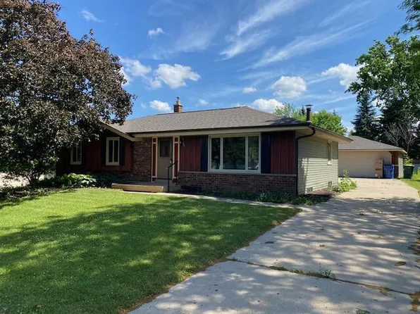 655 East Mackinac AVENUE, Oak Creek, WI 53154
