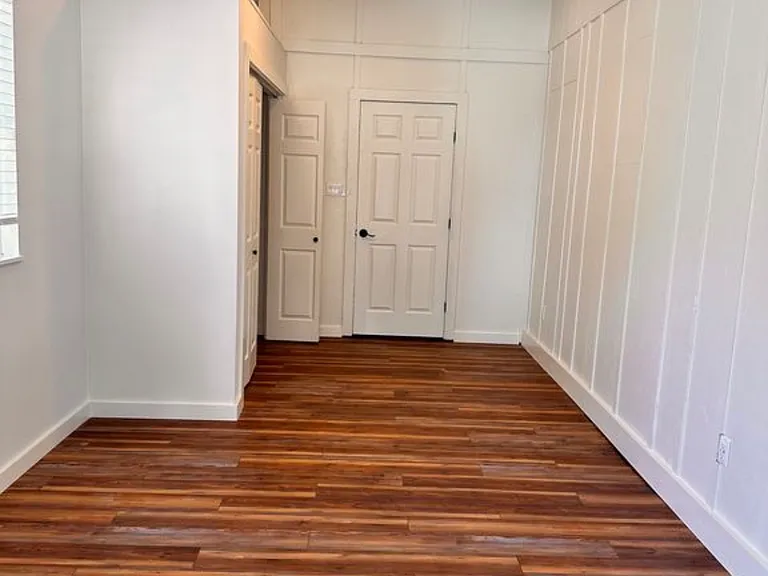 403 Post Road Dr — Photo 16