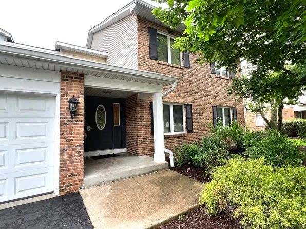 630 Zaininger Ave APT D, Naperville, IL 60563