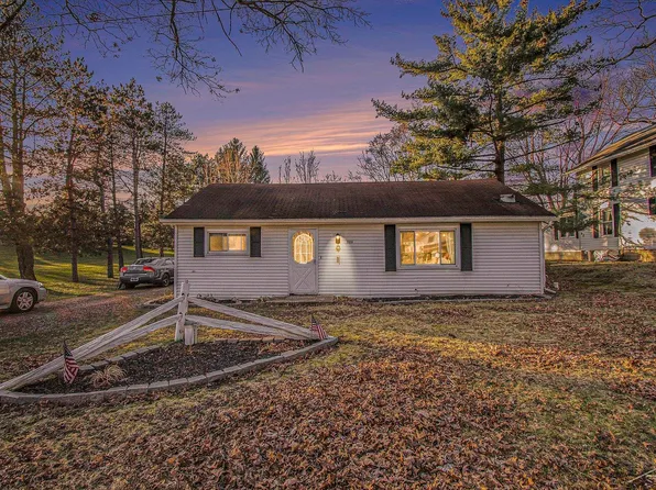 230 Stockbridge St, Gregory, MI 48137