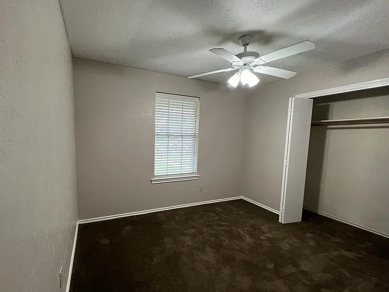 444 Lindenwood Ln W — Photo 8