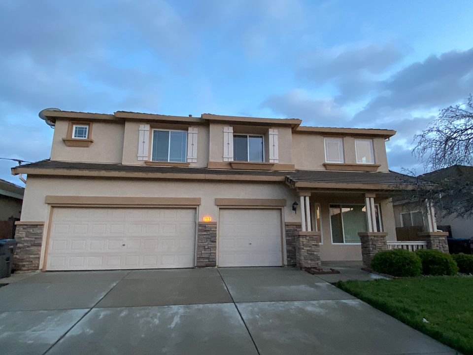 1st image of 2518 Warlow Ln