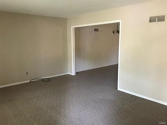 3rd image of 2317 Fayview Dr