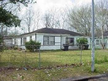 1st image of 5034 Holloway Dr