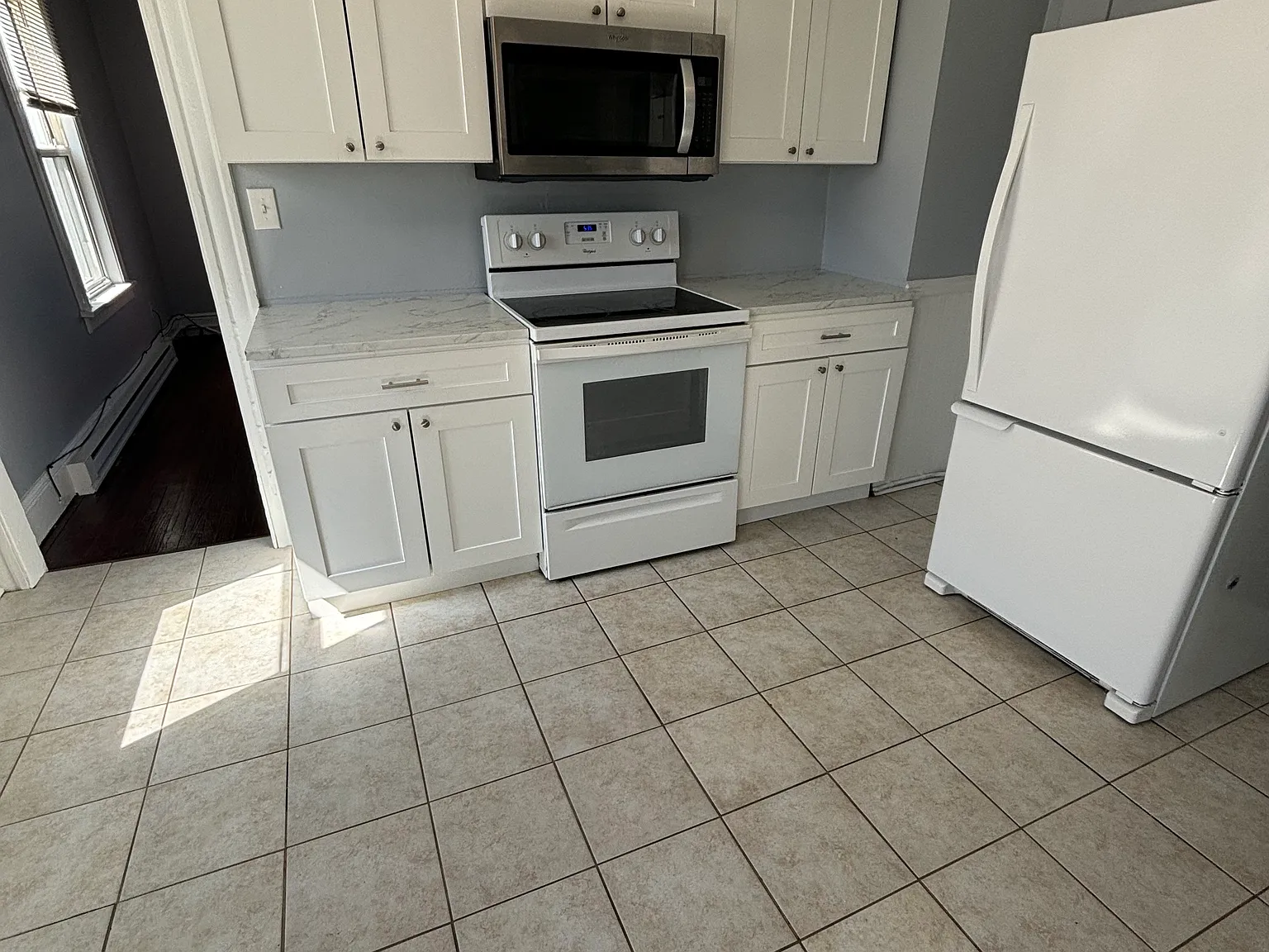 2 bed, 950 sqft, $1,800 — Photo 3