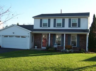 29 Sungrove Ln, Rochester, NY 14624