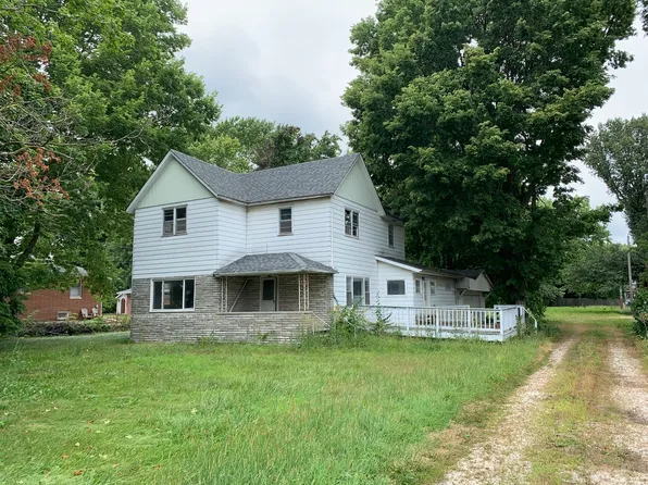 306 E Warren St, Saint Joseph, IL 61873