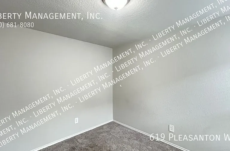 619 Pleasanton Way — Photo 14