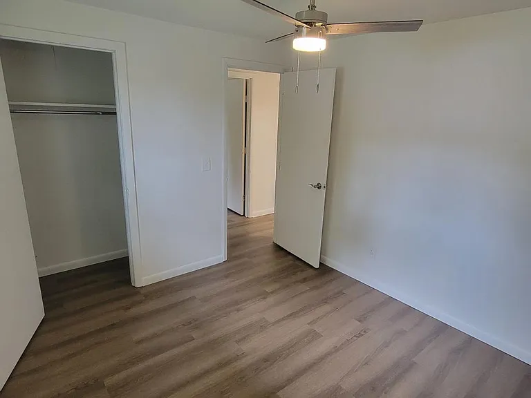 1527 Miami Ave — Photo 11