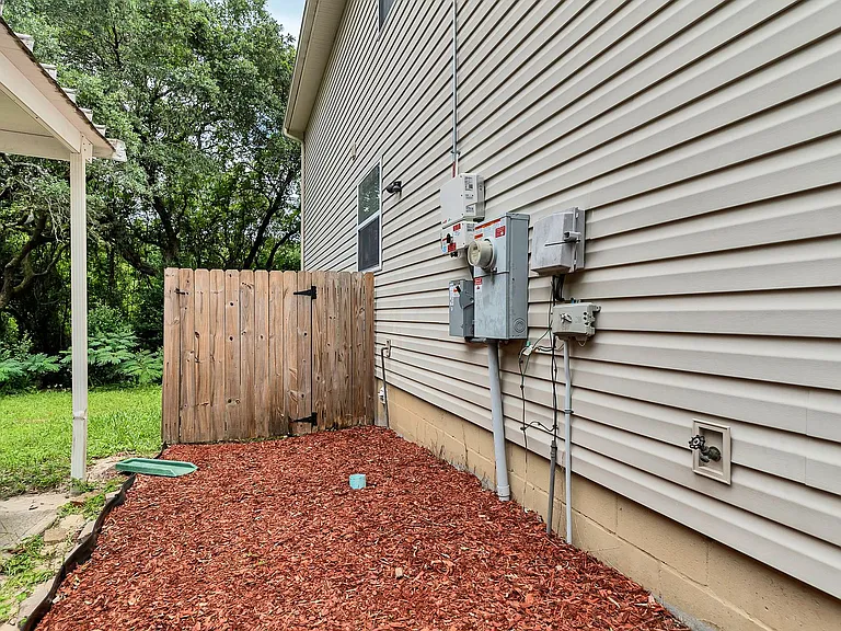 304 Florida St — Photo 30