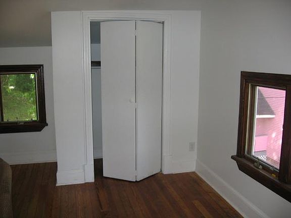 3rd image of 1310 Kenyon St