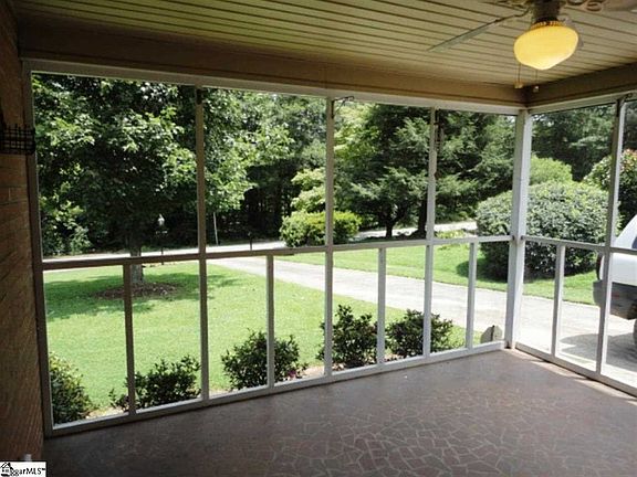 4th image of 19 Pine Creek Dr