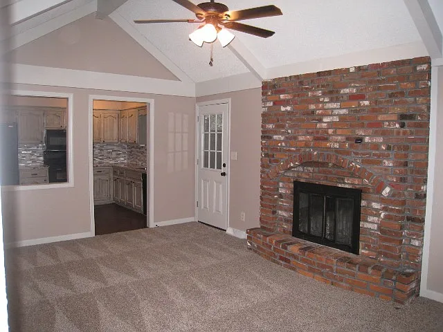 9609 N Charlotte St — Photo 8
