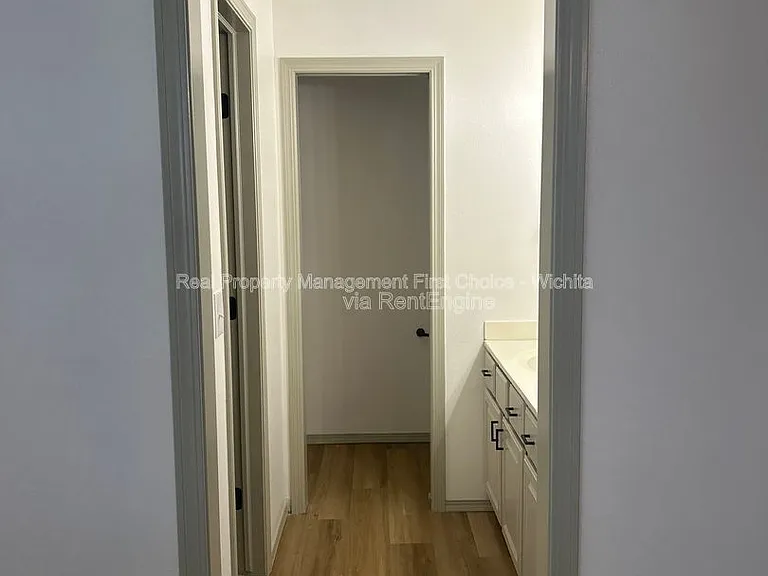 1823 S Shiloh St — Photo 18