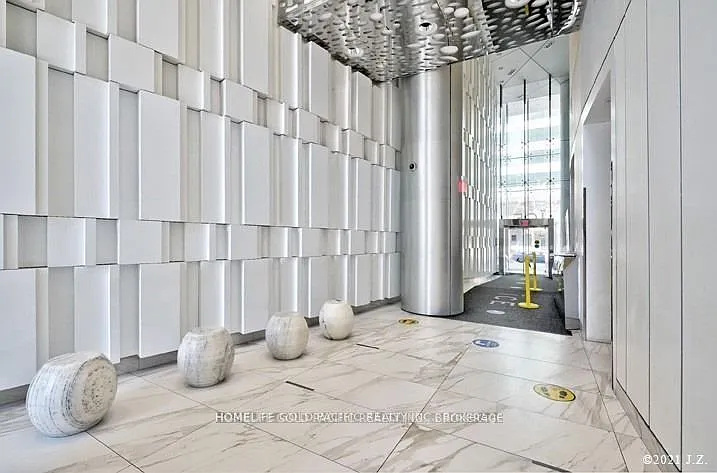 14 York St #5301 — Photo 32