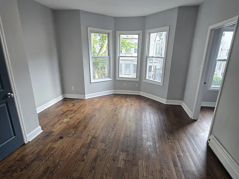 8 William St #G2 — Photo 4