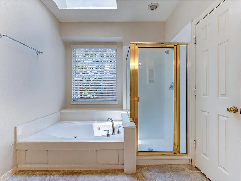 1107 Magnolia Woods Ct — Photo 25