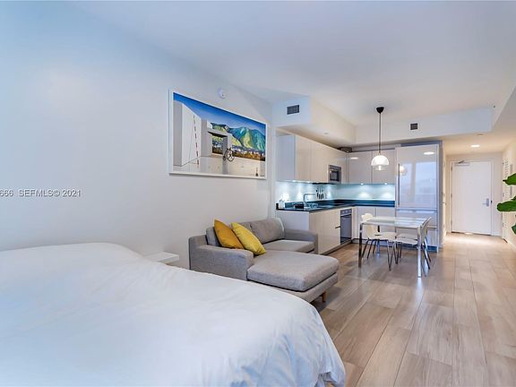 5th image of 1010 Brickell Ave #33F