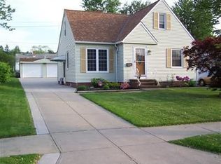 3517 Center Dr, Parma, OH