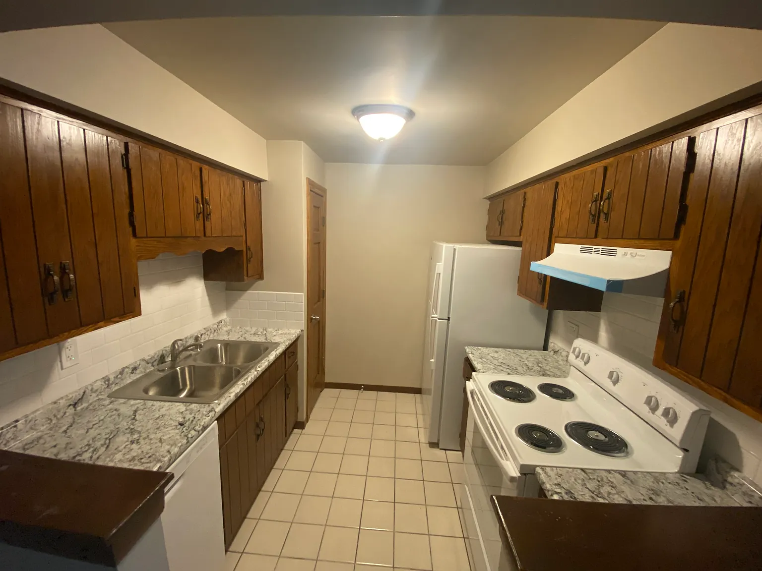 2 bed, 900 sqft, $1,850 — Photo 2