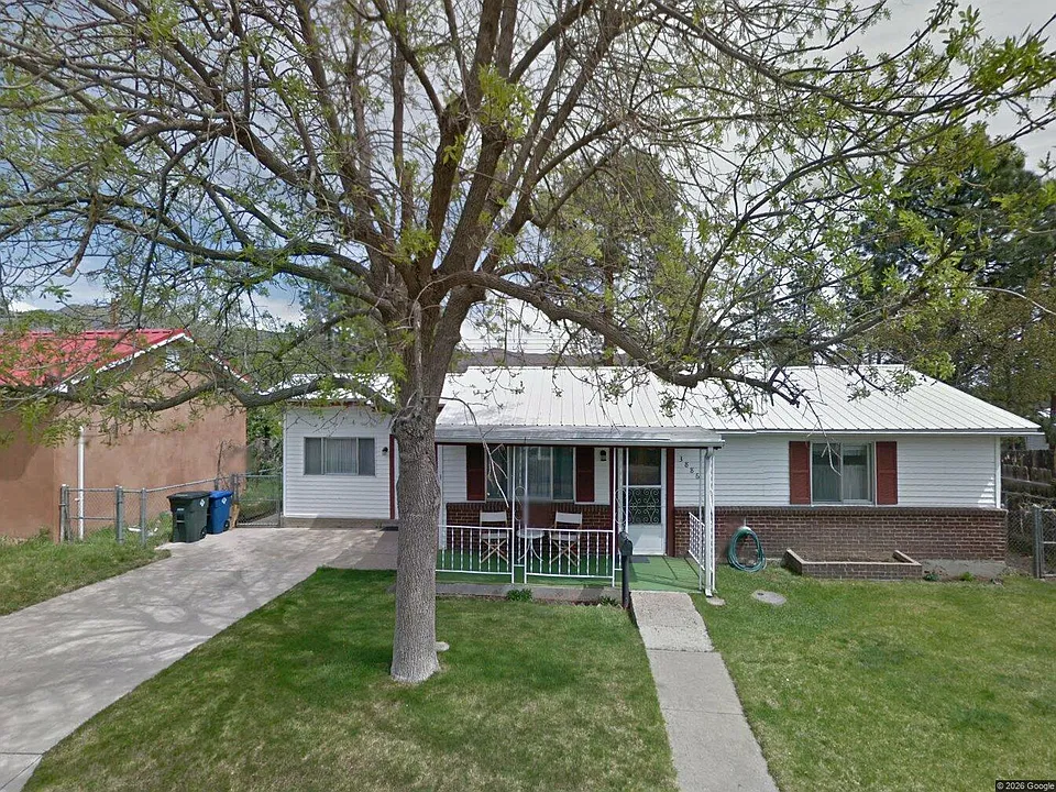 3886 Ridgeway Dr
