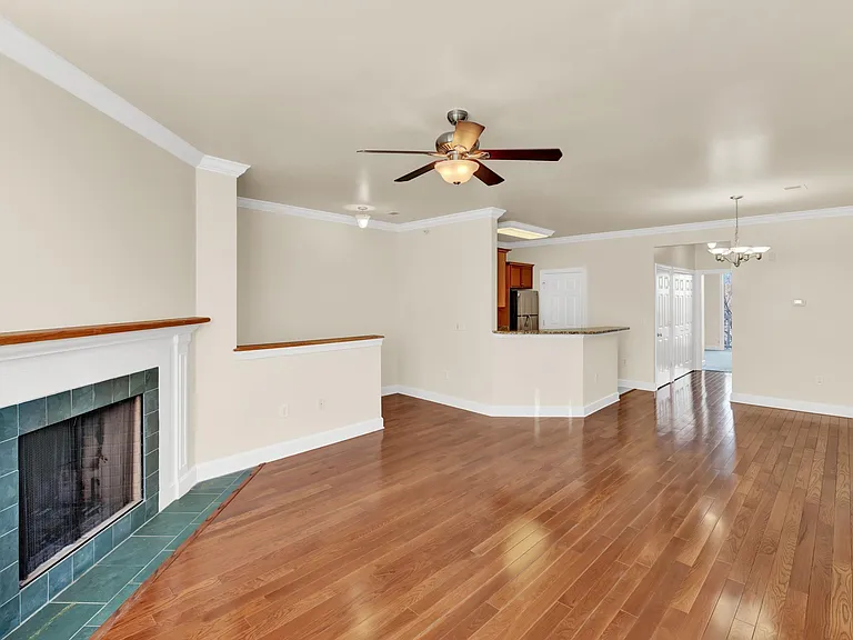 1312 Silverbell Ct — Photo 4