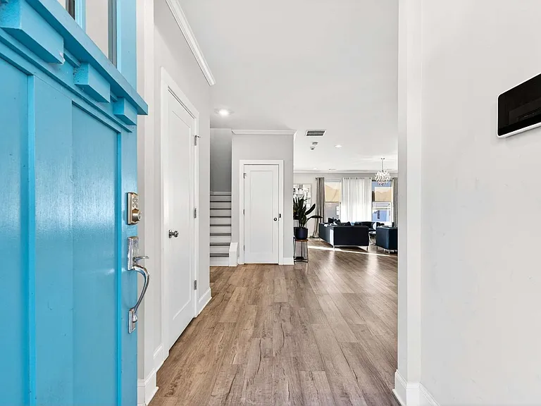 5259 Cloud St — Photo 2