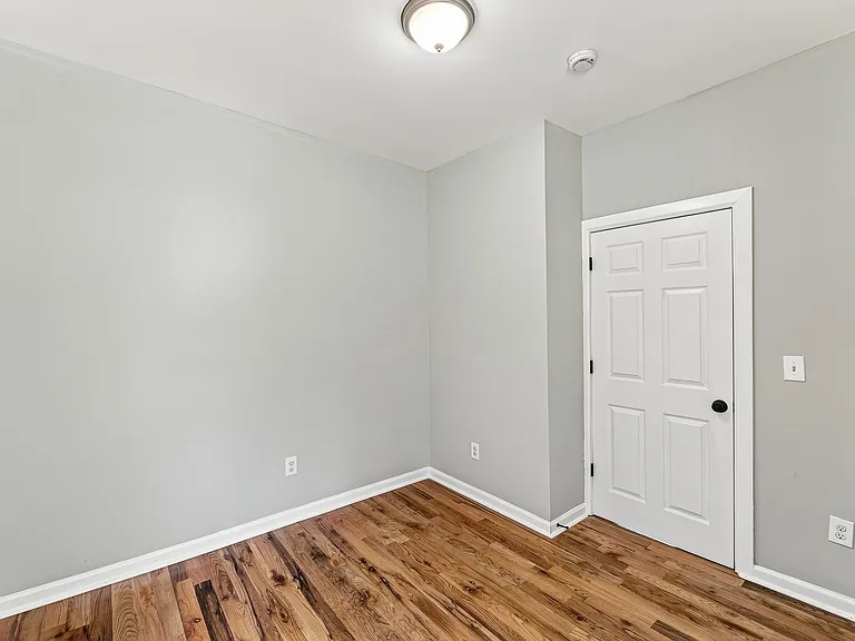 422 Woodside Ave #3 — Photo 15