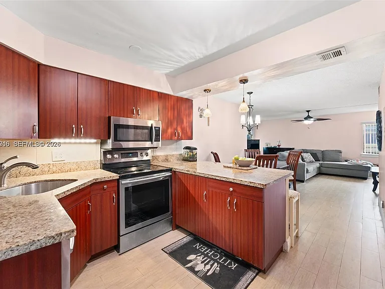 64 Wimbledon Lake Dr #64 — Photo 6
