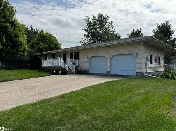 605 Laurel Dr, Wapello, IA 52653