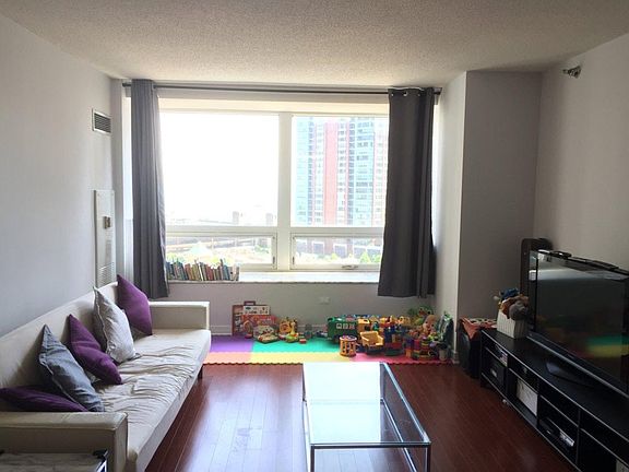 3rd image of 512 N McClurg Ct APT 806