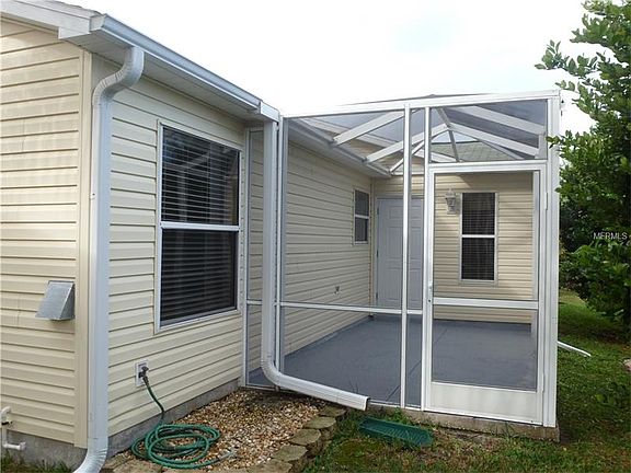 4th image of 3325 Thorncrest Dr